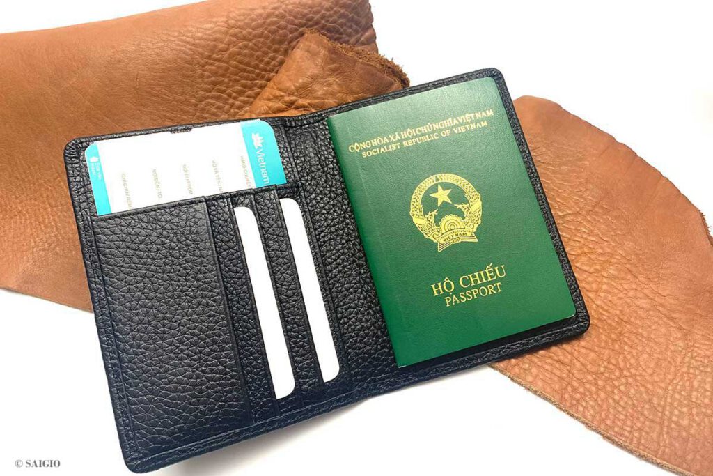 Ví passport hộ chiếu pebble da bò màu đen