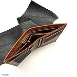 Men's Standing Cowhide Leather Wallet with Natural Grain Pattern in Cow Brown (Medium) - Image 3